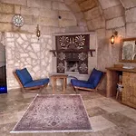 Vanessa Cave Hotel