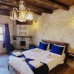 Hotel Vanessa Cave *