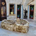 Vanessa Cave Hotel