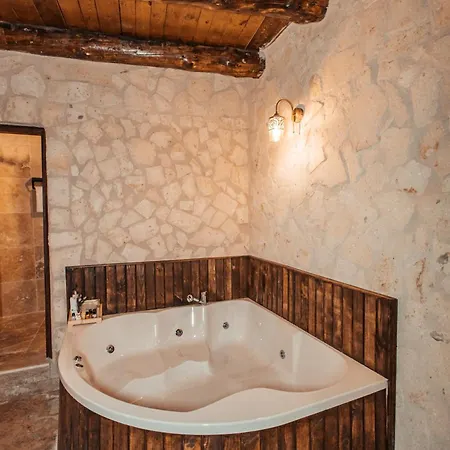 Vanessa Cave Ürgüp