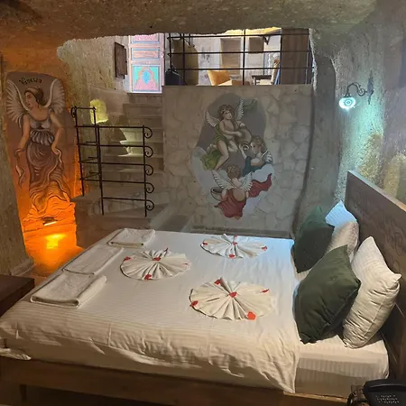 Vanessa Cave *