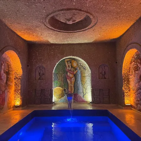 Vanessa Cave Otel