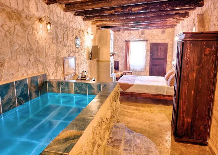 Vanessa Cave Ürgüp