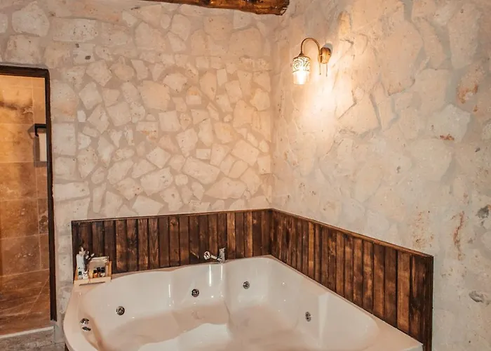 Vanessa Cave 于尔居普