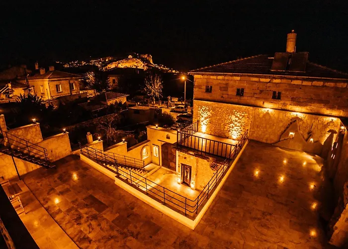 Vanessa Cave Hotel *