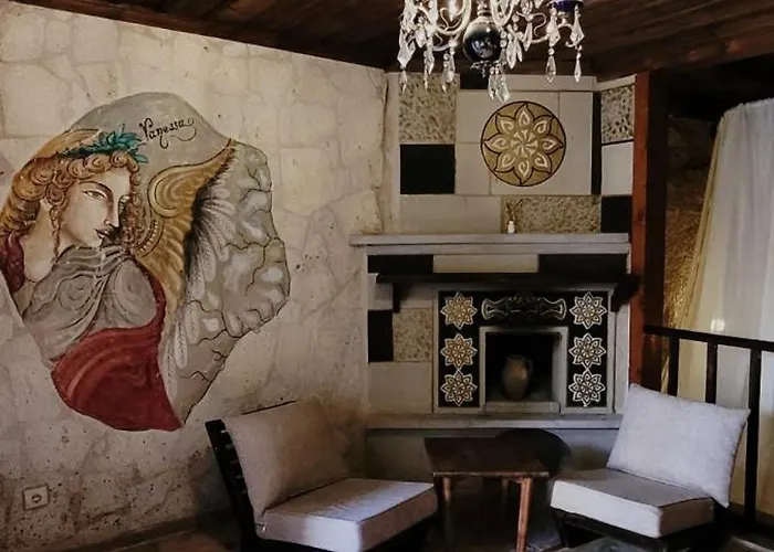 Vanessa Cave Hotel *