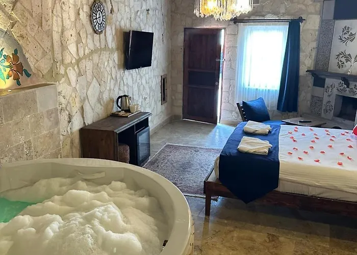 Vanessa Cave 于尔居普